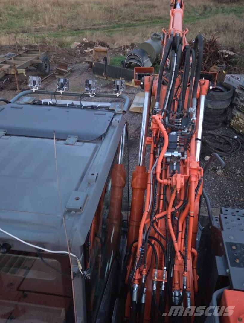 Hitachi ZX140W-3, Engcon, Webasto, 3 kauhaa, rasvari Ekskavatori uz riteņiem