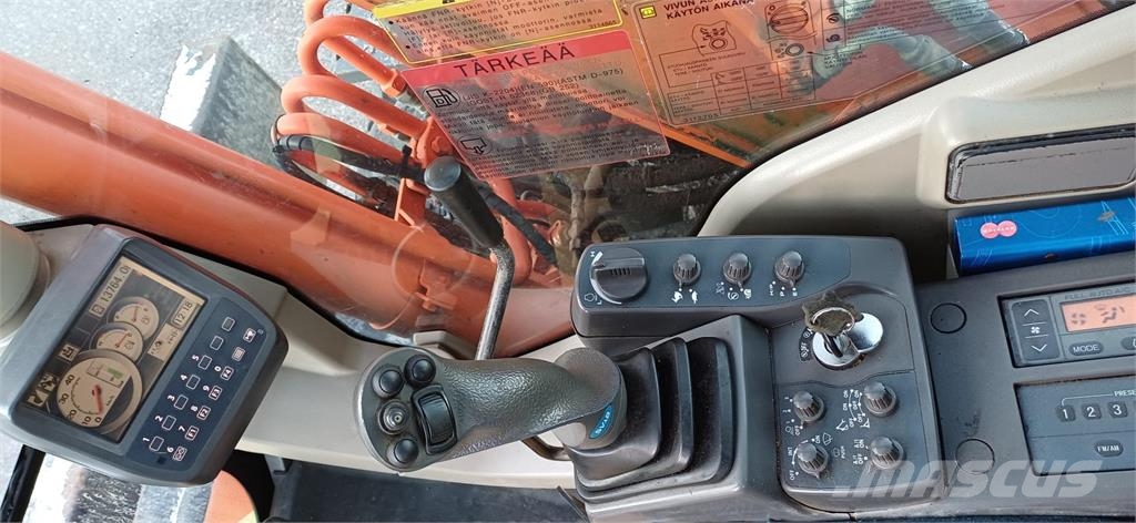 Hitachi ZX170W-3 Ekskavatori uz riteņiem