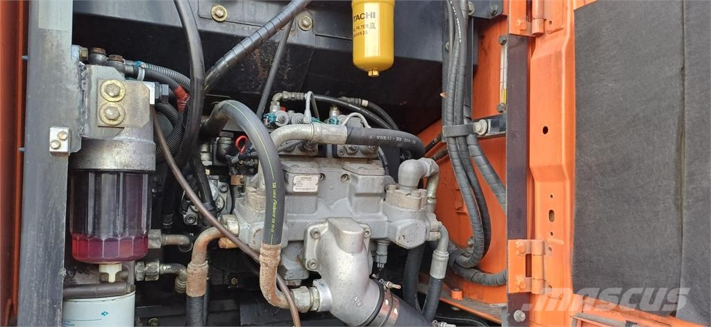 Hitachi ZX170W-3 Ekskavatori uz riteņiem