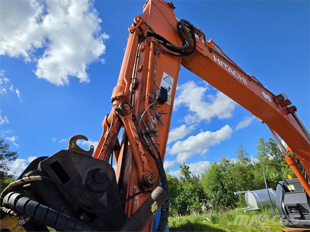 Hitachi ZX225USRLC-3, Engcon, Kauha, Webasto, Rasvari 履带挖掘机