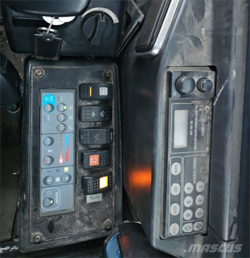Hitachi ZX50U-2 CLR + SMP + 3 kauhaa حفارات صغيرة أقل من 7 طن (حفارات صغيرة)