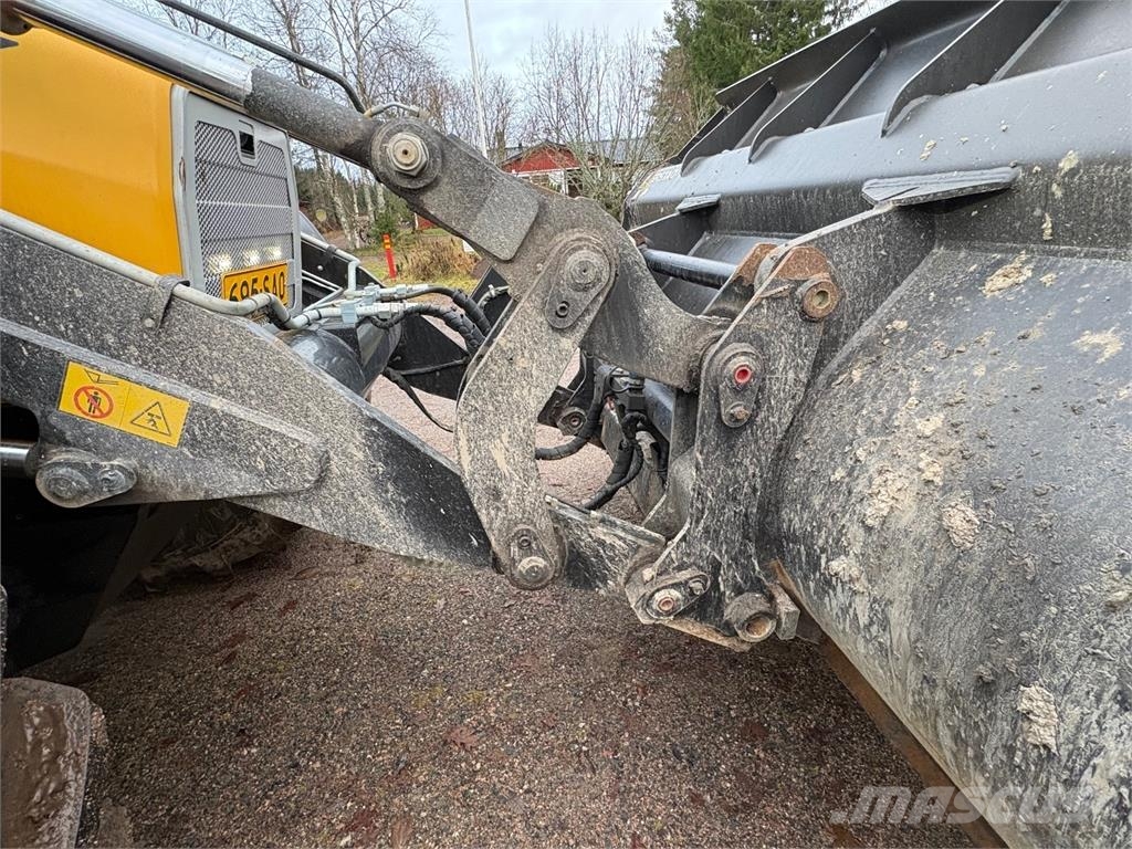 Huddig 1260D, 3D Eteen ja Taakse, Stage 4, Traktorgravere