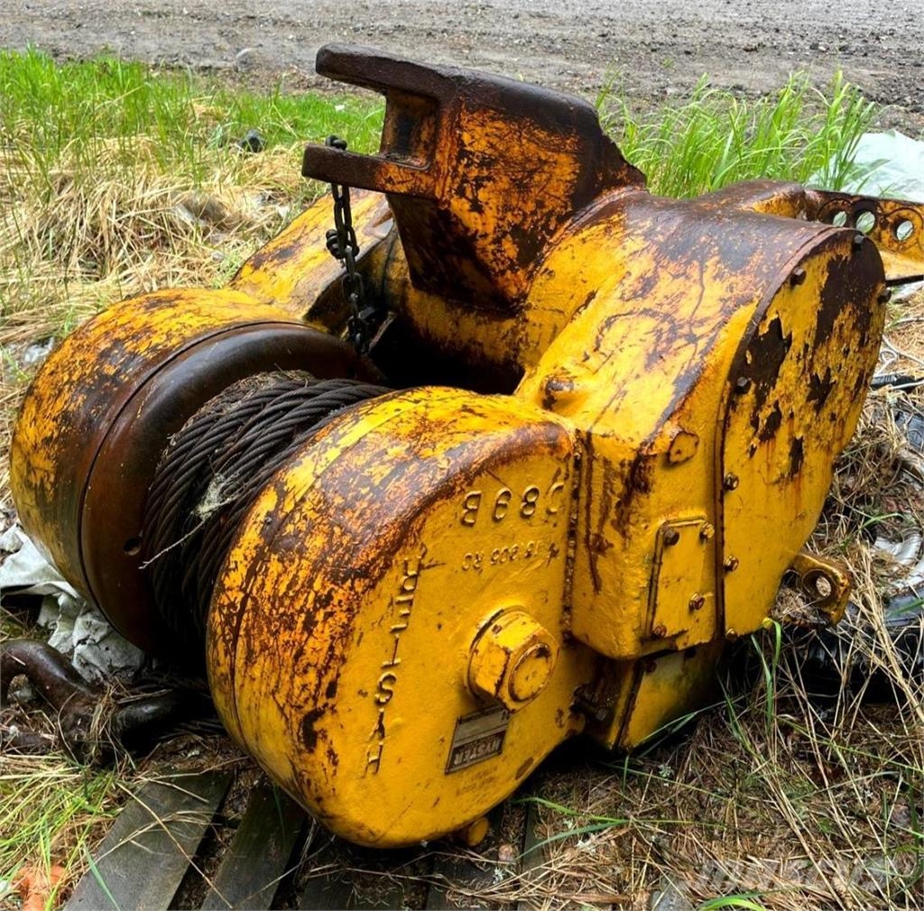 Hyster HY8B51 Vinssi Гусеничные бульдозеры