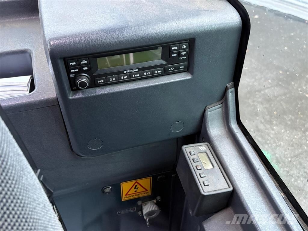 Hyundai Robex 125 LCR-9A Pelle sur chenilles