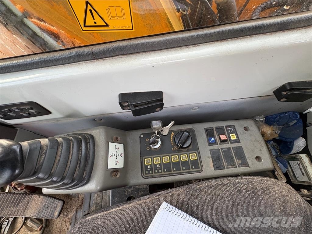 Hyundai Robex 140 LCD-7 Rototilt, Luiskakauha Excavadoras sobre orugas