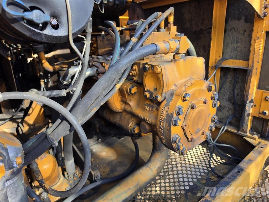 Hyundai Robex 420LC Kāpurķēžu ekskavatori