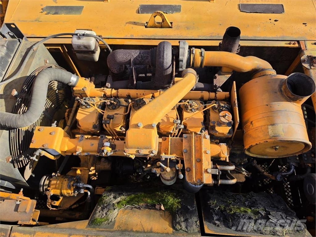 Hyundai Robex 420LC Kāpurķēžu ekskavatori