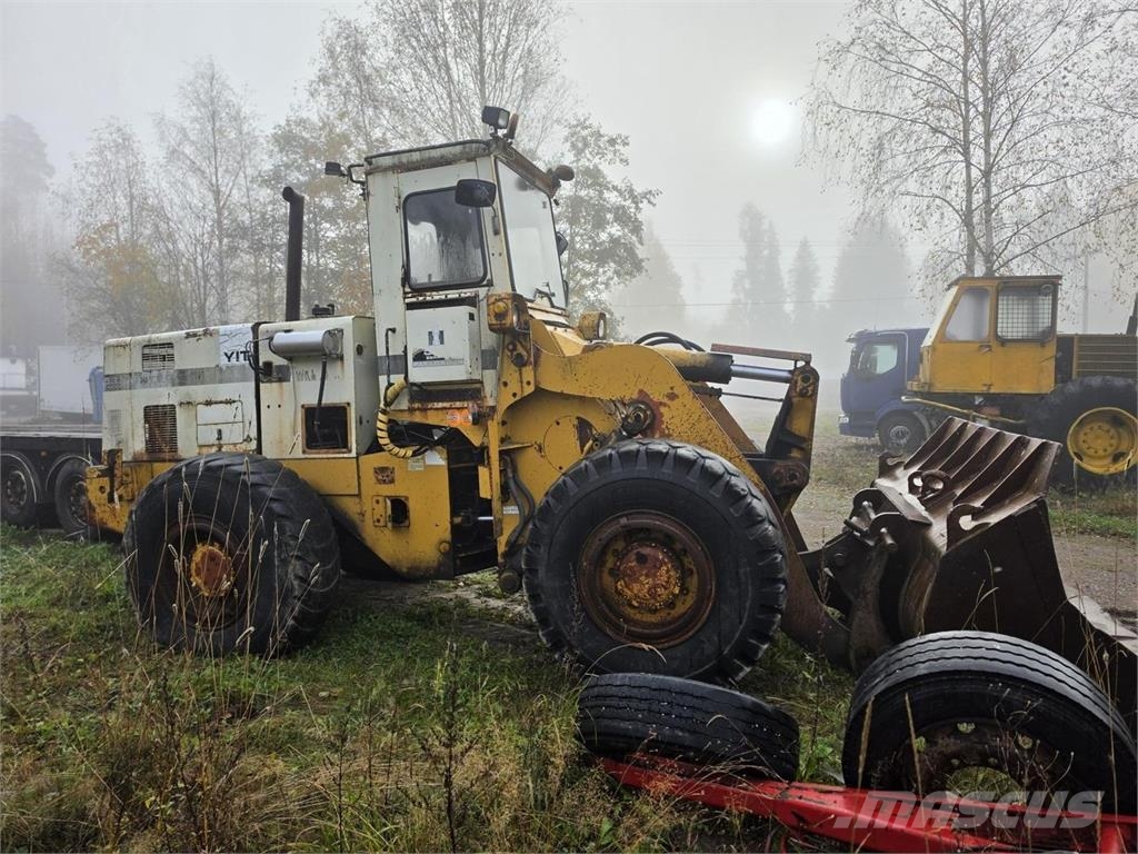 International Harvester 530A Iekrāvēji uz riteņiem