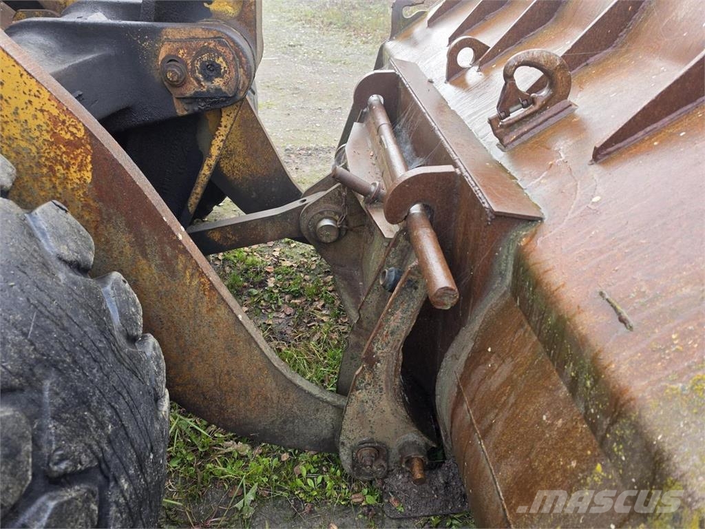 International Harvester 530A Iekrāvēji uz riteņiem