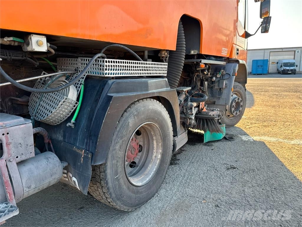 Iveco 150 E18 BUCHER TAZ SILENT Lakaisukoneet