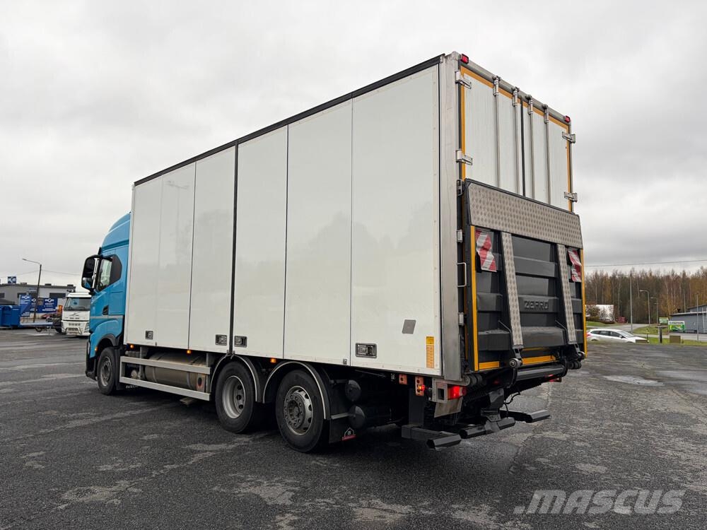 Iveco 460 6x2 -24 Фургони