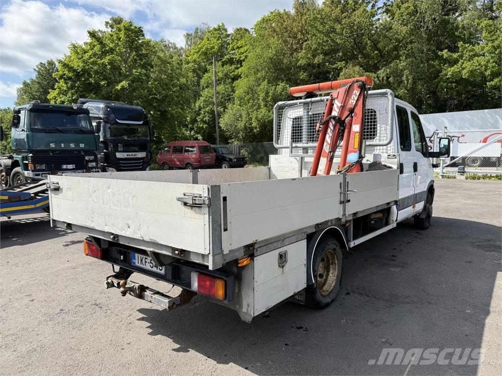 Iveco Daily 40C9 ferrari 322 nosturi Camiones grúa