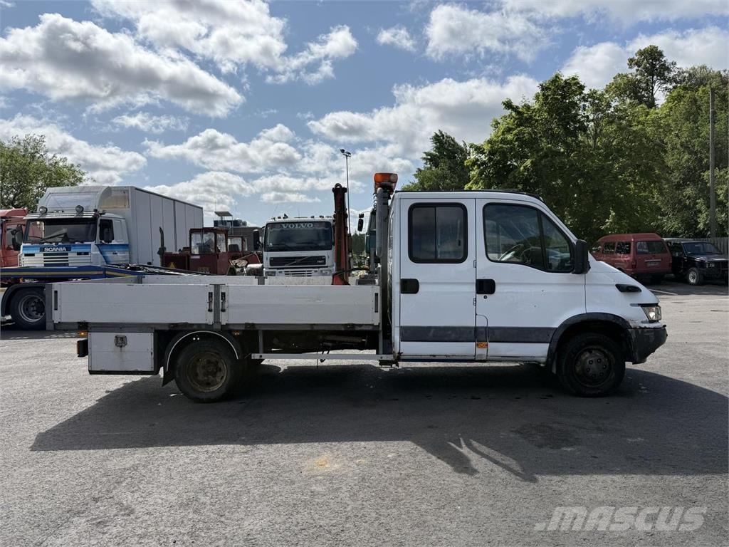 Iveco Daily 40C9 ferrari 322 nosturi Camiones grúa