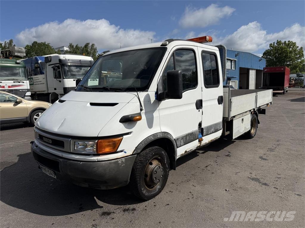 Iveco Daily 40C9 ferrari 322 nosturi Camiones grúa