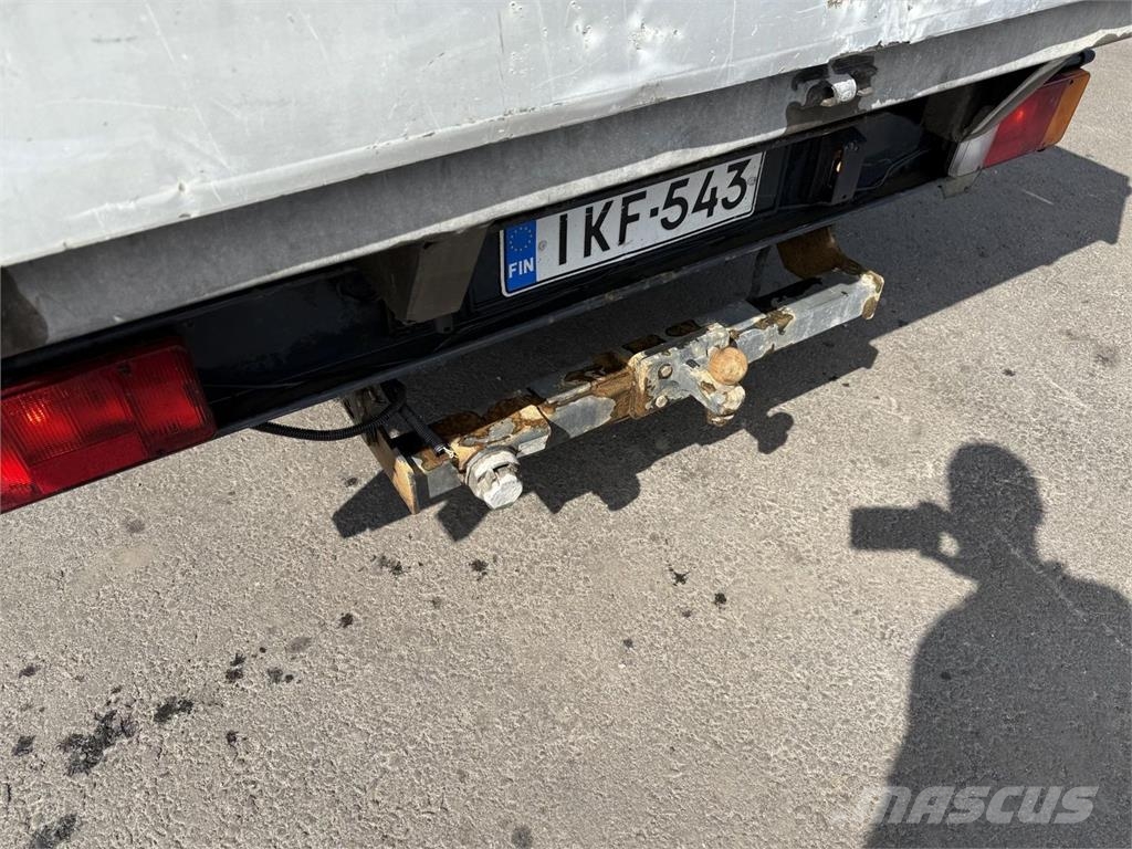 Iveco Daily 40C9 ferrari 322 nosturi Camiones grúa