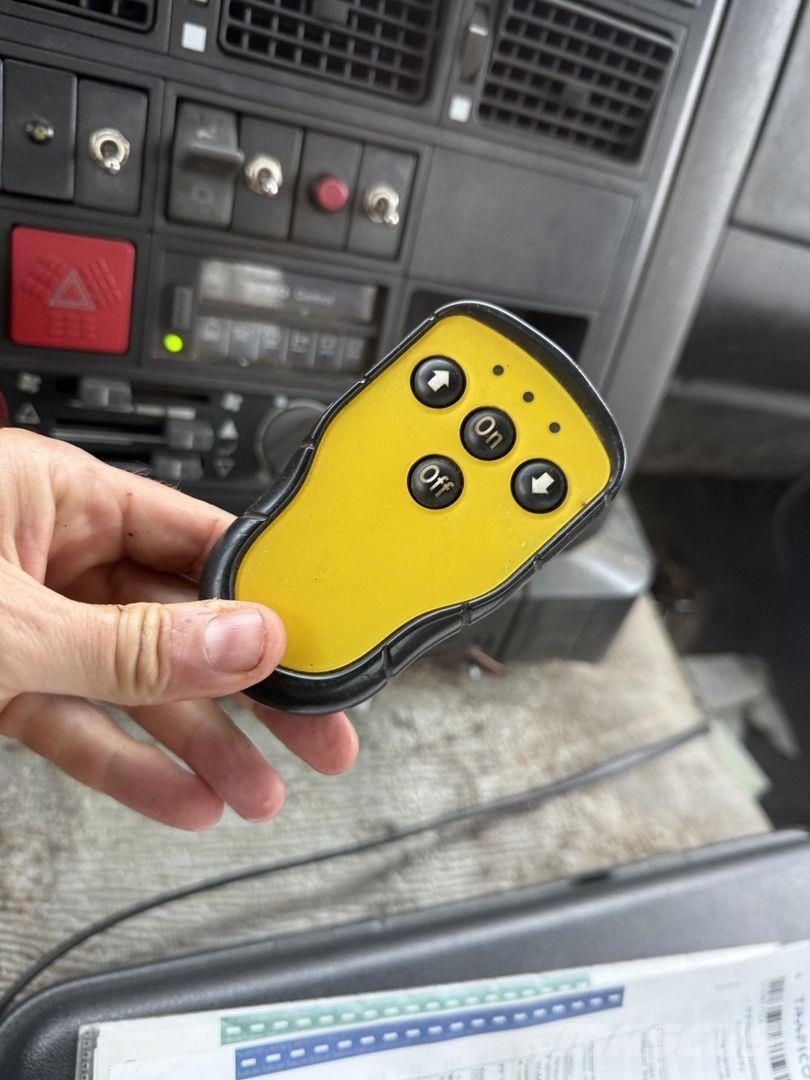 Iveco Eurotech MH190E24/P Autotransporter