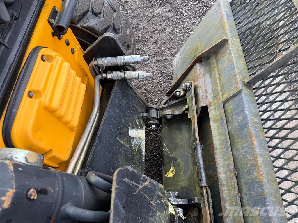 JCB 1110 ROBOT لوادر انزلاقية التوجيه