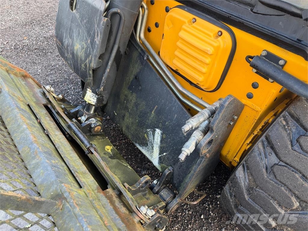 JCB 1110 ROBOT لوادر انزلاقية التوجيه
