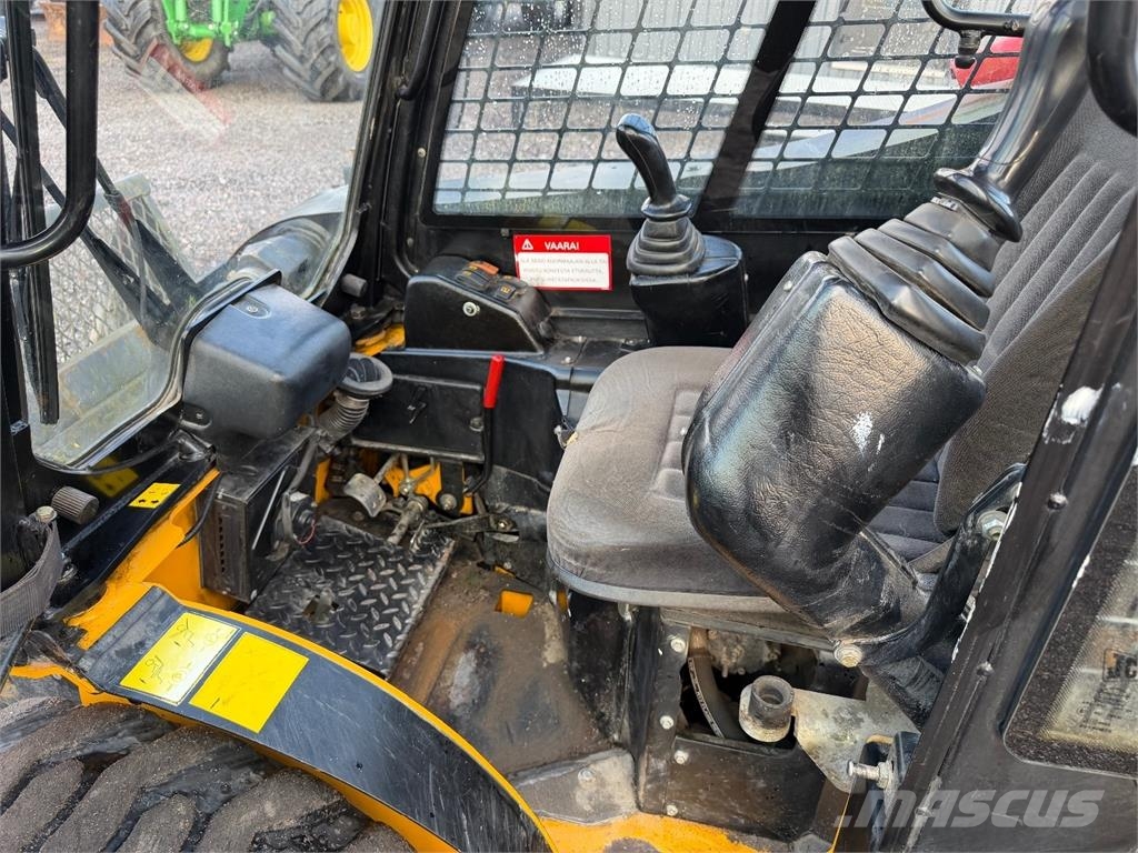 JCB 1110 ROBOT لوادر انزلاقية التوجيه