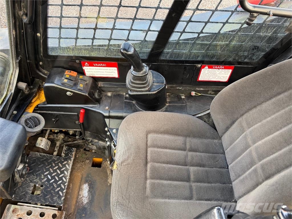 JCB 1110 ROBOT لوادر انزلاقية التوجيه