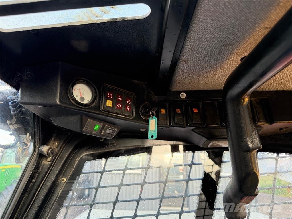 JCB 1110 ROBOT لوادر انزلاقية التوجيه