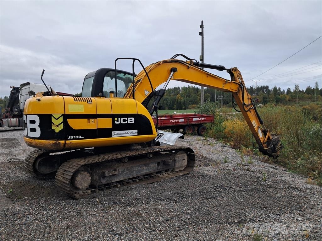JCB 130 js engonilla. . Ostan koneita Telakaivukoneet