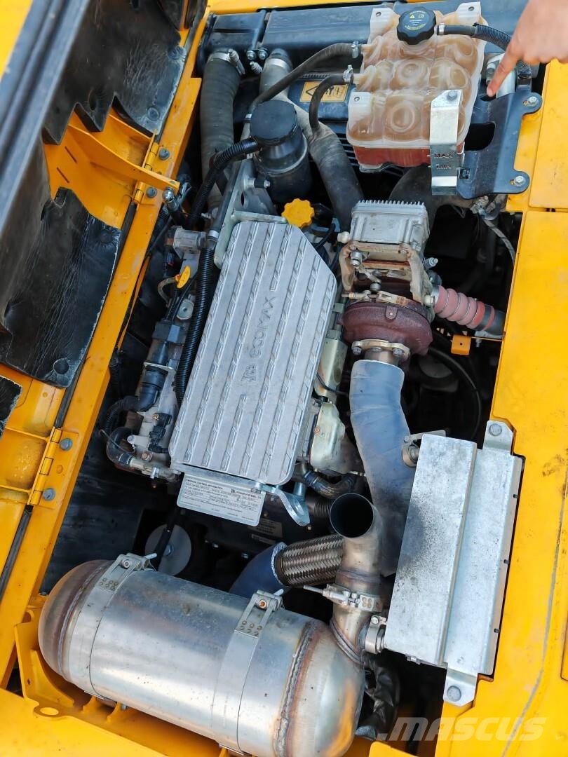 JCB 160 Lc حفارات زحافة