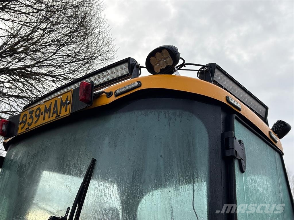 JCB 409 *VAIN 2864h* Nivelaura, kaksi kauhaa saatavill Hjullastare