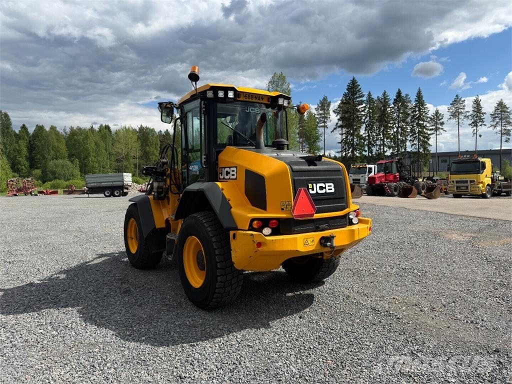 JCB 413K Gumikerekes homlokrakodók