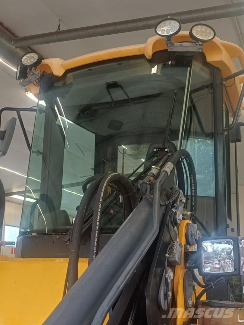 JCB 416 HT MYYTY/SOLD !!! لوادر بعجل