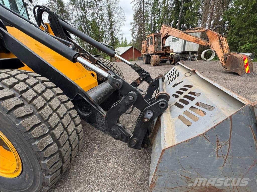 JCB 416 HT MYYTY/SOLD !!! لوادر بعجل