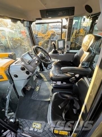 JCB 4220 トラクター