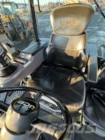 JCB 4220 トラクター