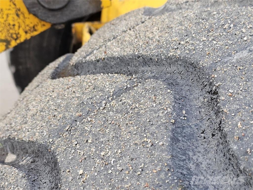 JCB 425 Колесни товарачи