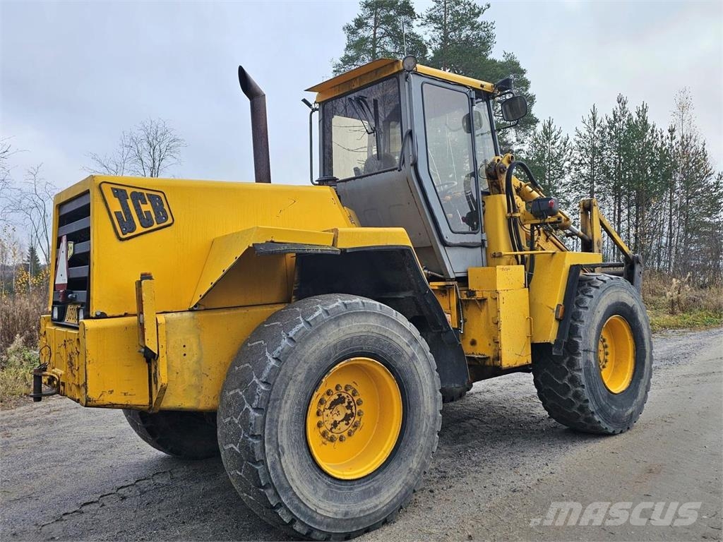JCB 425 Колесни товарачи