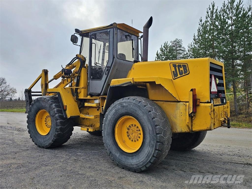 JCB 425 Колесни товарачи