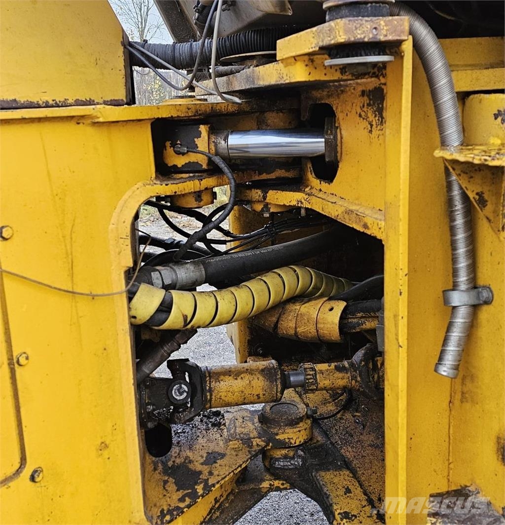JCB 425 Колесни товарачи