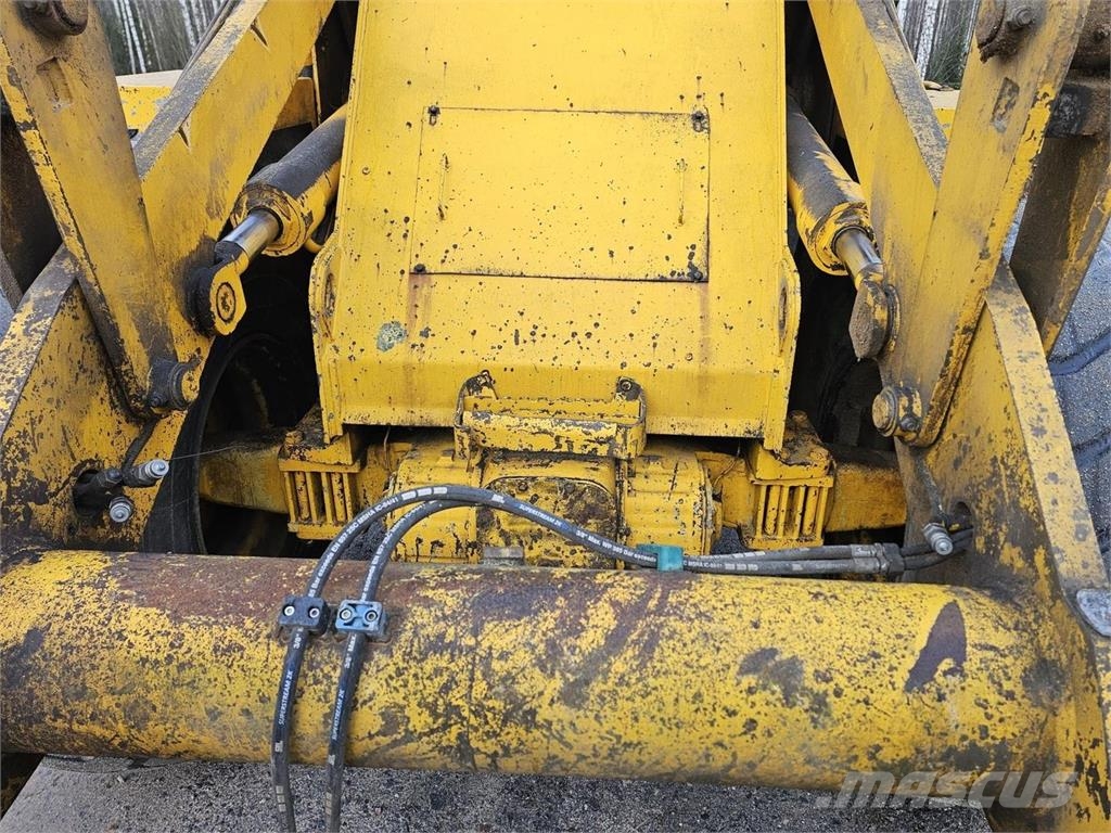 JCB 425 Колесни товарачи