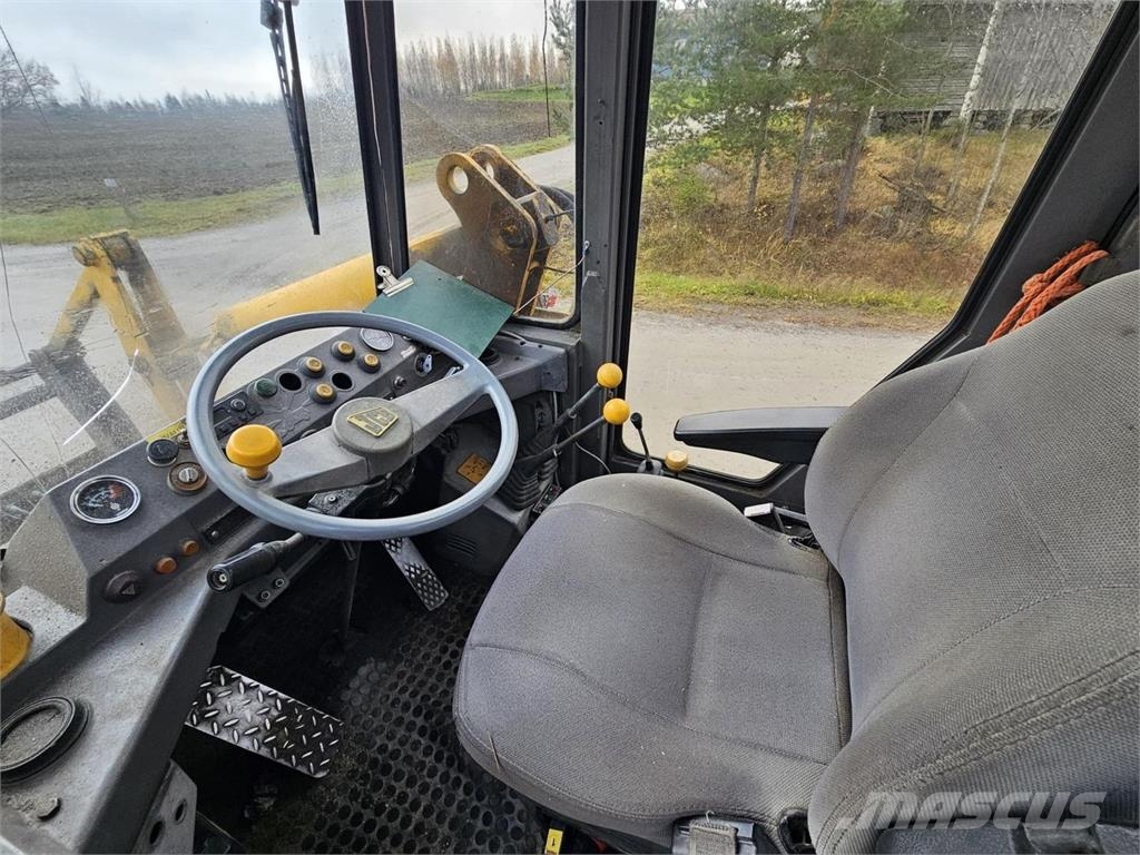 JCB 425 Колесни товарачи
