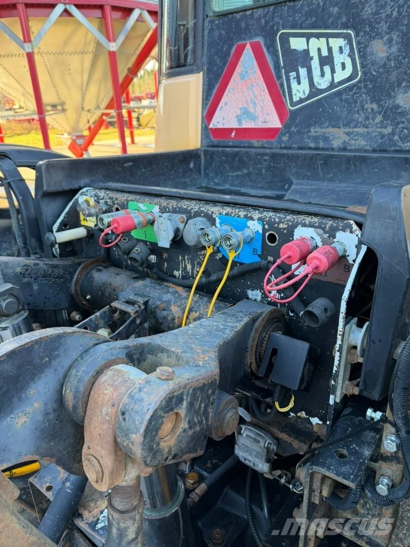 JCB Fastrac 3185 الجرارات