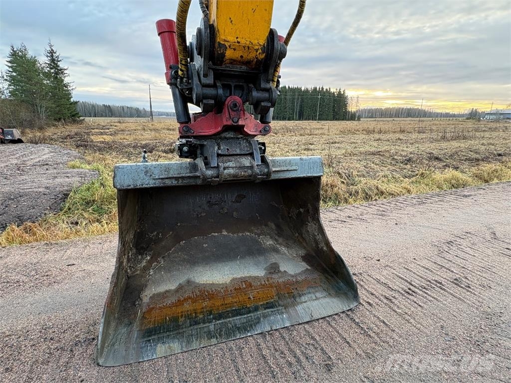 JCB JS 210 LC Koparki gąsienicowe