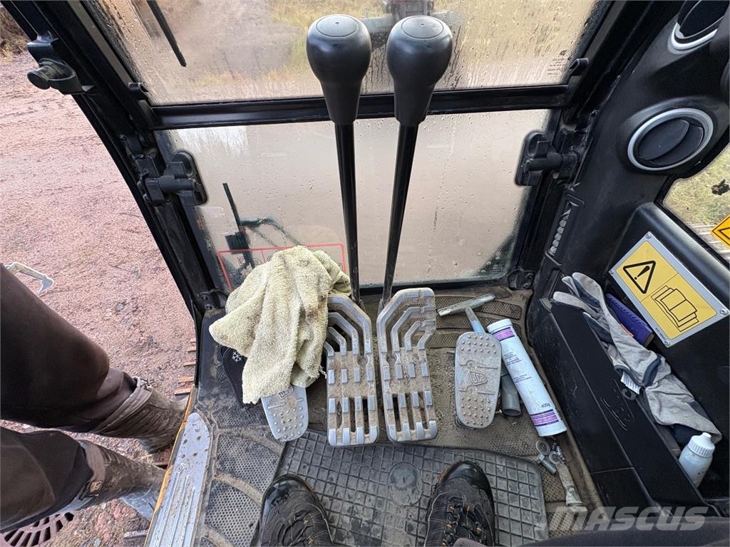 JCB JS 210 LC Koparki gąsienicowe