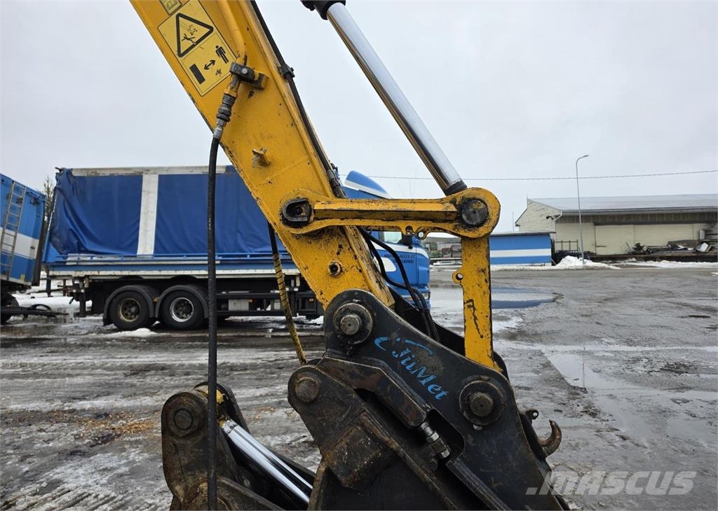 JCB Metsäalustainen JS145HD, Webasto Excavadoras sobre orugas