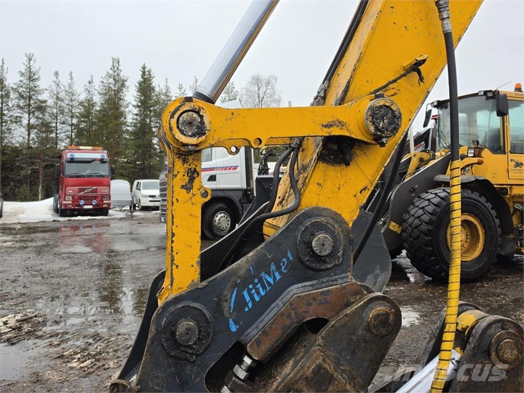 JCB Metsäalustainen JS145HD, Webasto Excavadoras sobre orugas