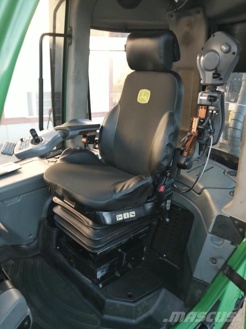 John Deere 1110 E Forvarderi