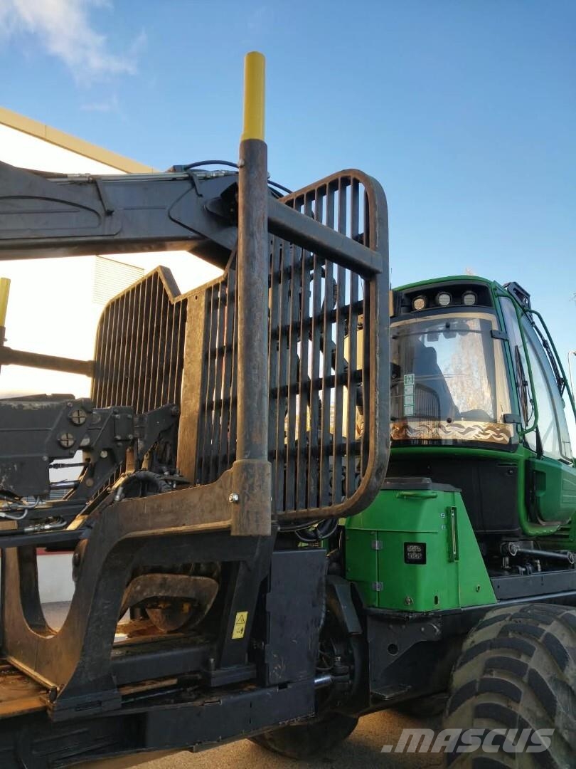 John Deere 1110 E Forvarderi