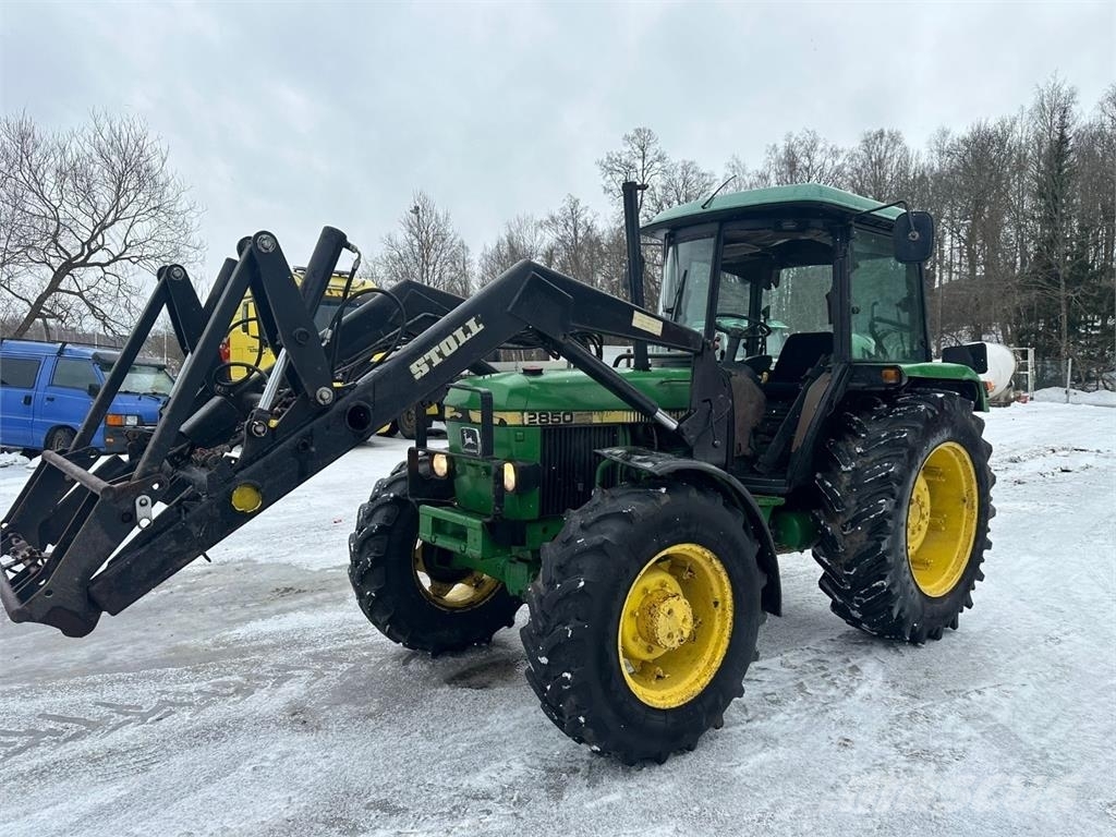 John Deere 2850