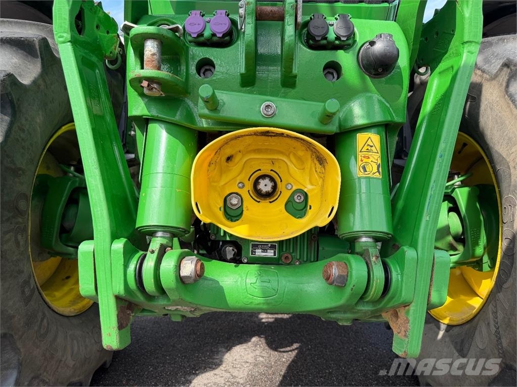John Deere 6250R الجرارات