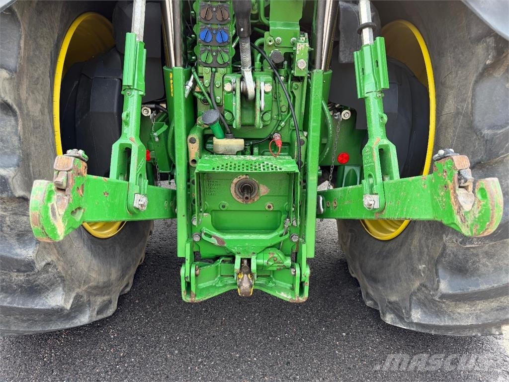 John Deere 6250R الجرارات