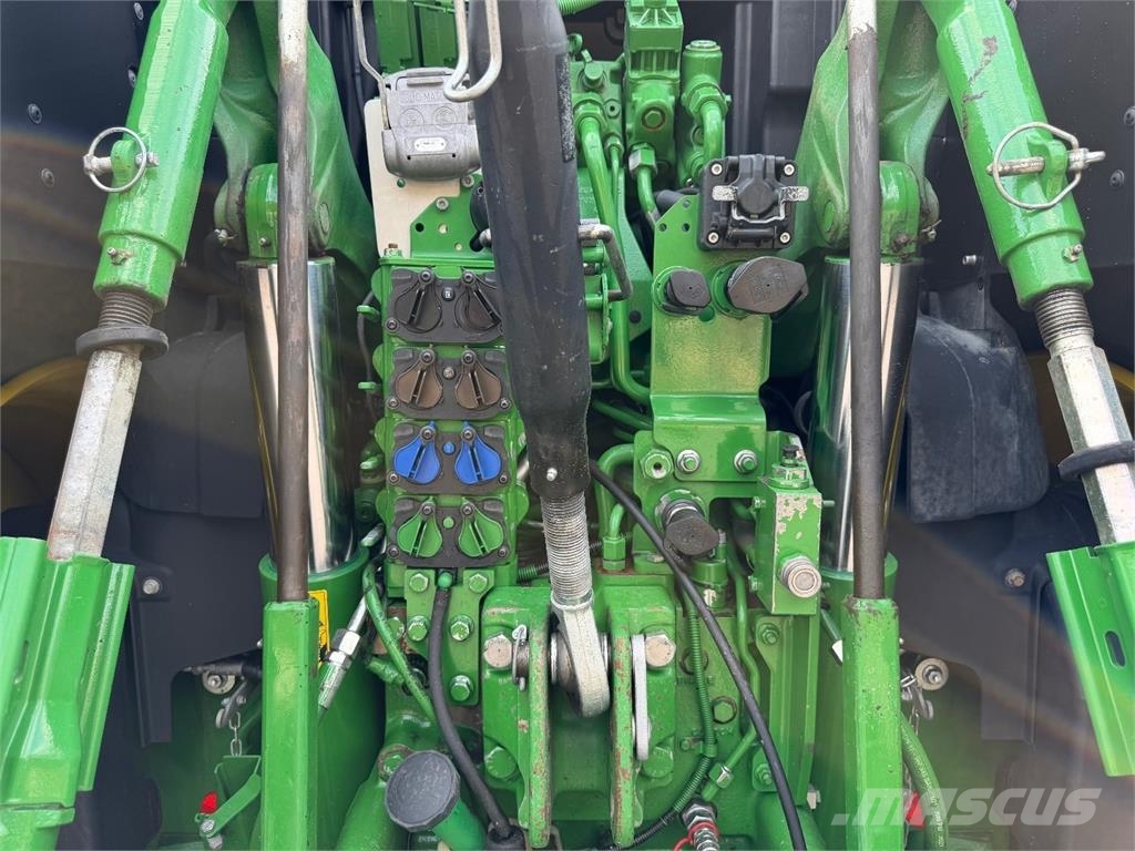 John Deere 6250R الجرارات